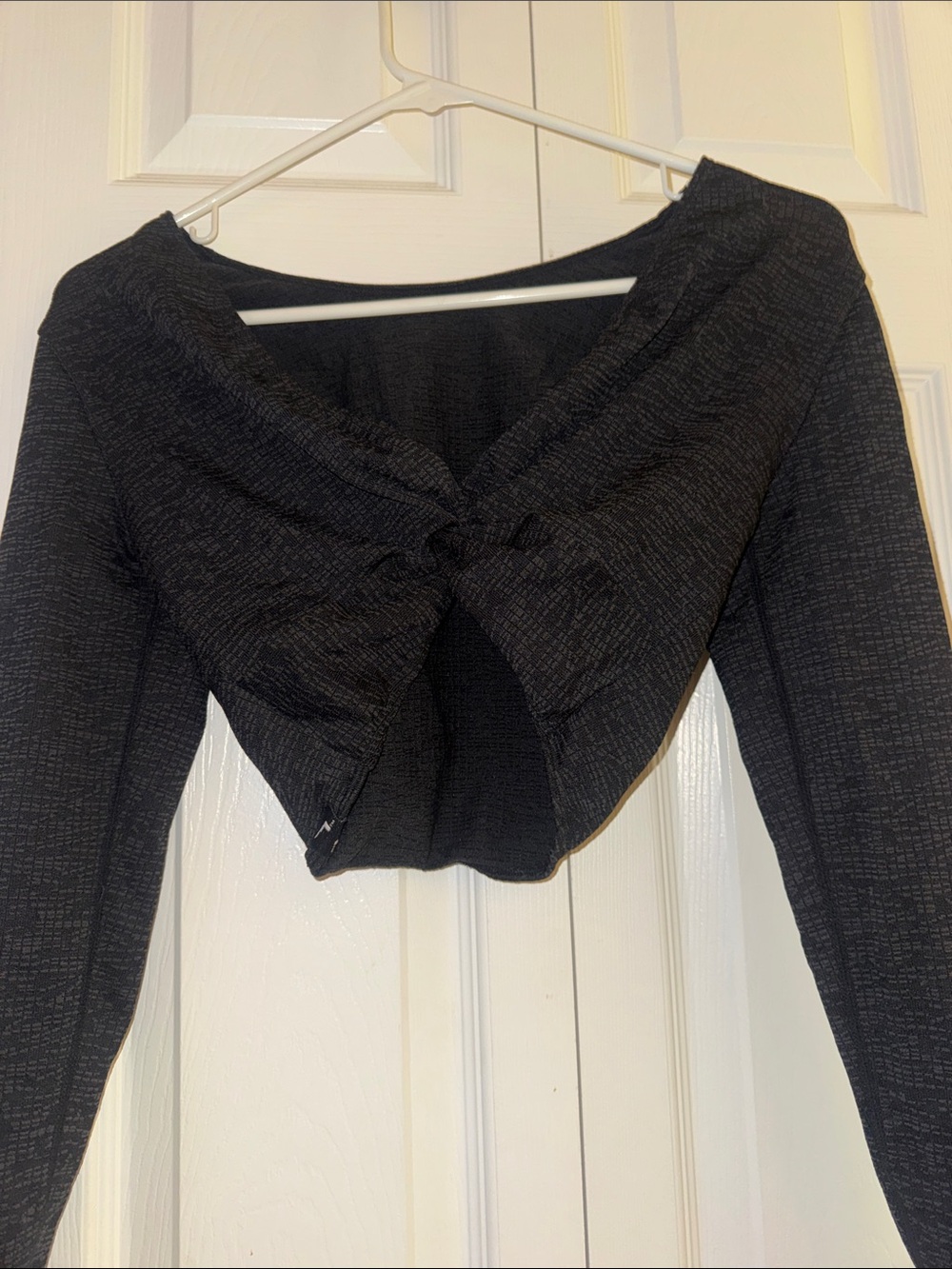 JOYLAB Black Long-Sleeve Twist-Front Women's Top